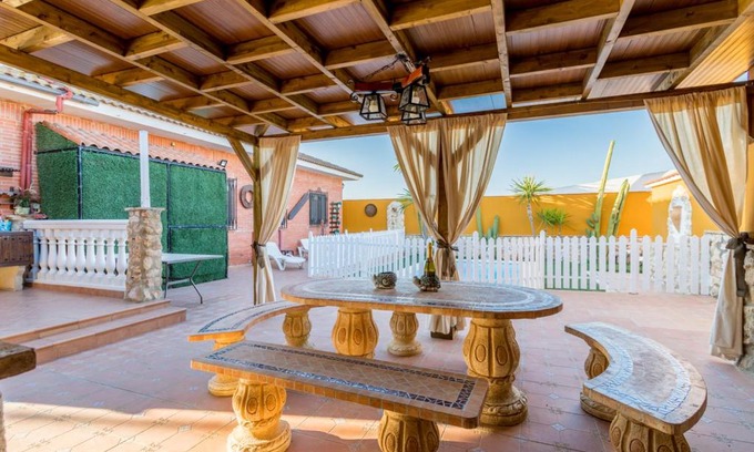 Fuentes de Andalucia House | Casa Ludima
