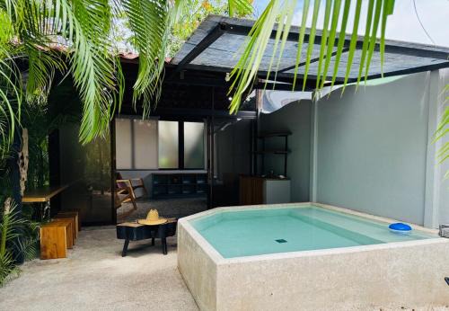 Paquera House | Casa Marañón con piscina Bioluminicencia Tortuga y Playa Quesera