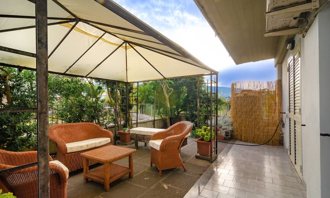 Fondachello Apartment | Casa Mariba: Ground floor apartment by the sea