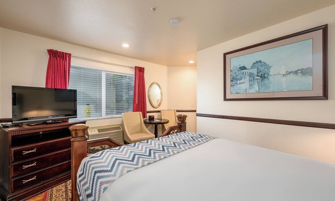 Catalina Island Hotel | Casa Mariquita Standard King Ensuite Room