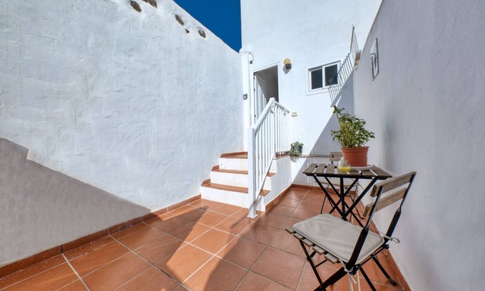 San Bartolome House | Casa Mayo-relax and chill