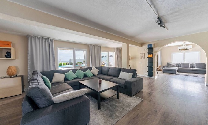 Guadalmina Villa | Casa Mimosa Frontline Beach