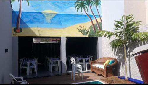 Rio Verde House | Casa mobiliada para periodo da tecnoshow 3 quartos sendo uma suíte sala copa cozinha área de lazer com piscina e bar molhado com churrasqueira 4 banheiros cozinha montada na área de lazer com 2 churrasqueiras elétrica e comum