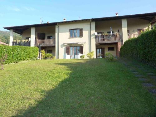 Porto Valtravaglia Apartment | Casa Muceno