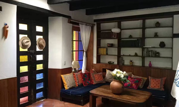Del Cerrillo Bed & Breakfast | casa Frida - Centrally located cabin near market