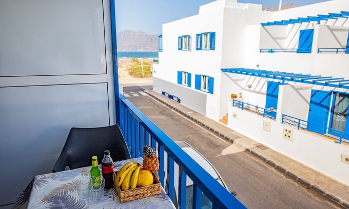 Caleta de Famara Apartment | Casa Naya