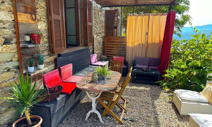 Santo-Pietro-di-Tenda Apartment | Casa Nebbia, appartement dans maison en pierre