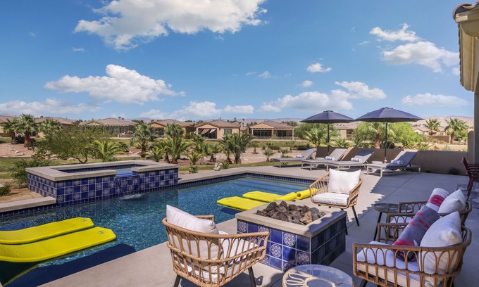 Palm Springs House | Casa No Problemo - Beautiful Country Club Home!