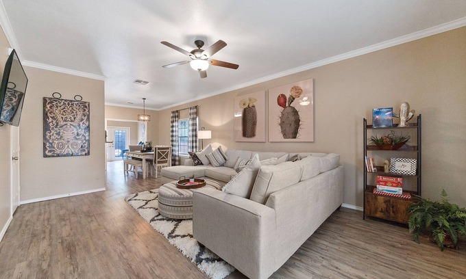 Wetmore House | Casa Nopal! Medical Center/Rim/Six Flags/LaCantera