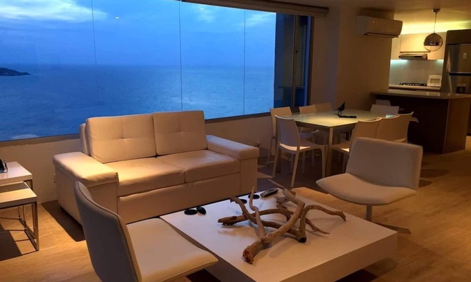 Cartagena District Apartment | Casa OZ - Modern, Sleek and Spacious 3 bedroom condo in Bocagrande Cartagena