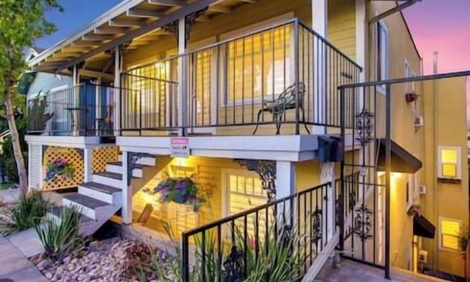Hillcrest Apartment | Casa Pacifica-Right in the Heart of Hillcrest