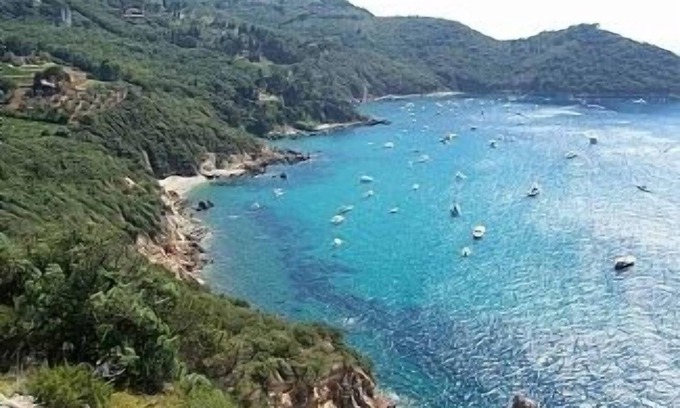 Pereta Hotel | Casa Panoramica with balcony, in stunning medieval village, short drive to beach