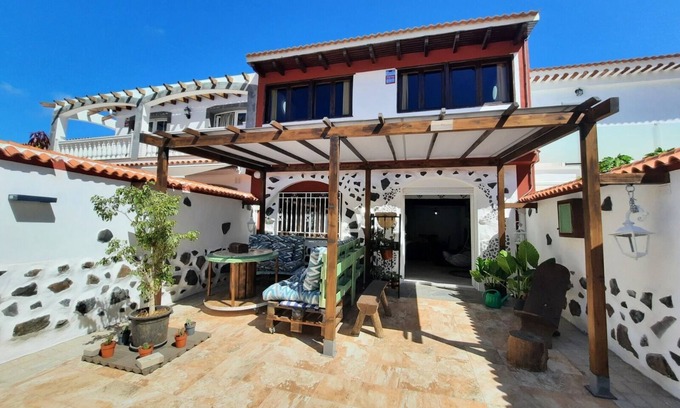 Agaete House | Casa Para Disfrutar y Desconectar con la Familia, Teniéndolo Todo muy Cercano