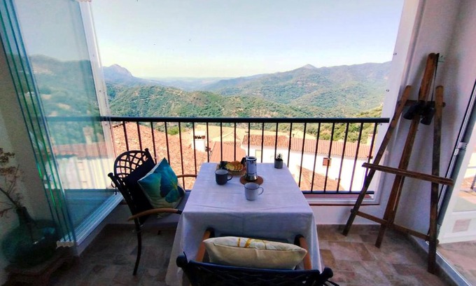 Genalguacil House | Casa Perejil, un balcón al Genal