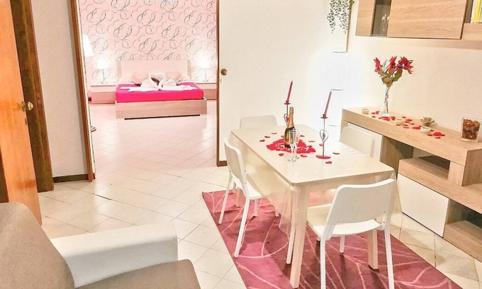 Castellammare di Stabia Apartment | Casa Pistillo: A welcoming apartment situated in a central location, at a short distance from the beach, with Free WI-FI.