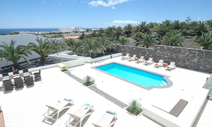 Puerto Calero Villa | Casa Puerto Calero Grande - A wonderful 6 bedroom villa - Short stroll from the.