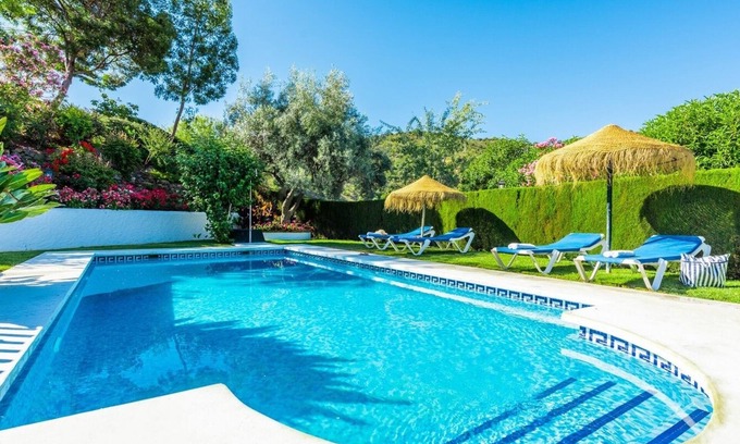 Malaga-Este Villa | Casa Rural Castillo Málaga by Ruralidays