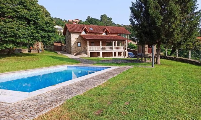 Ponteareas House | Casa rural con piscina