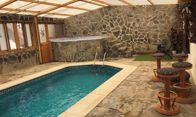 Sayalonga Cottage | CASA RURAL CRISTINA- HEATED SWIMMING POOL