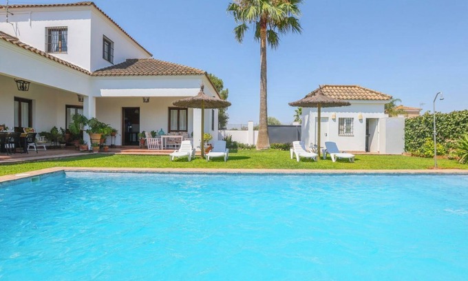 Marchena Villa | Casa Rural Pozo Viejo Marchena by Ruralidays