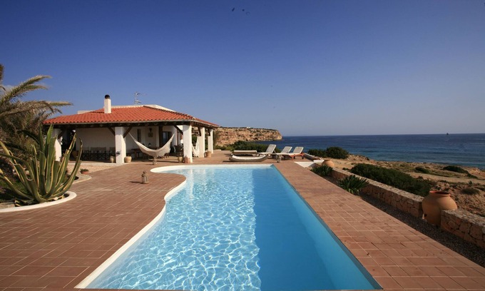 Formentera Villa | Casa Senrramada, Villa on the seafront