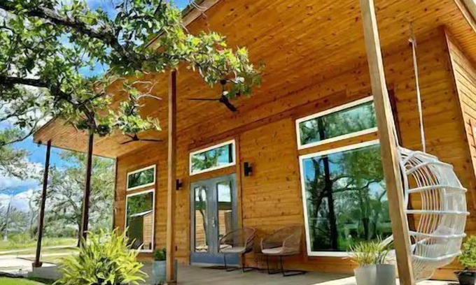 Stonewall House | Casa Serena on 26 Acres with Firepit