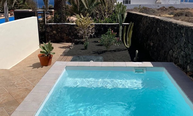Puerto del Carmen Cottage | #Casa Sin Pena Lanzarote with pool, jacuzzi and sauna