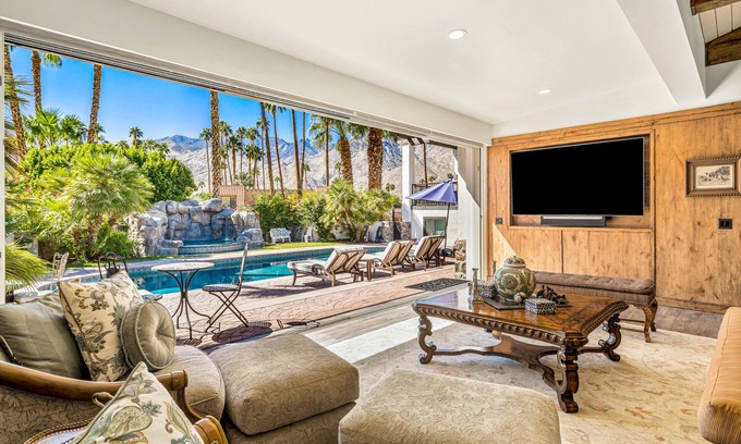 Palm Springs Villa | Casa Sueños - Luxury Palm Springs Pool Estate!