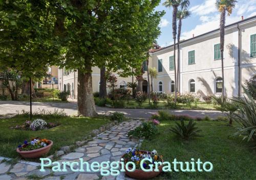 Vallecrosia Hotel | Casa Vacanze Valdese Vallecrosia