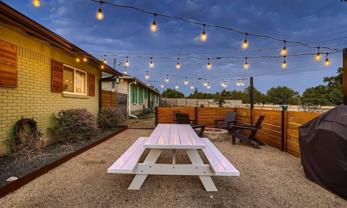 Georgetown House | Casa Verde. Mid-century Charmer in Old Town!