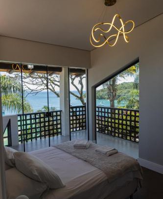 Centro House | Casa Vista Mar com Ofurô - Condomínio com piscina