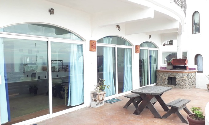 Playas de Rosarito Villa | Casa Vista Mar (Pool, Jacuzzi, sandy beach, fire pit and BBQ)