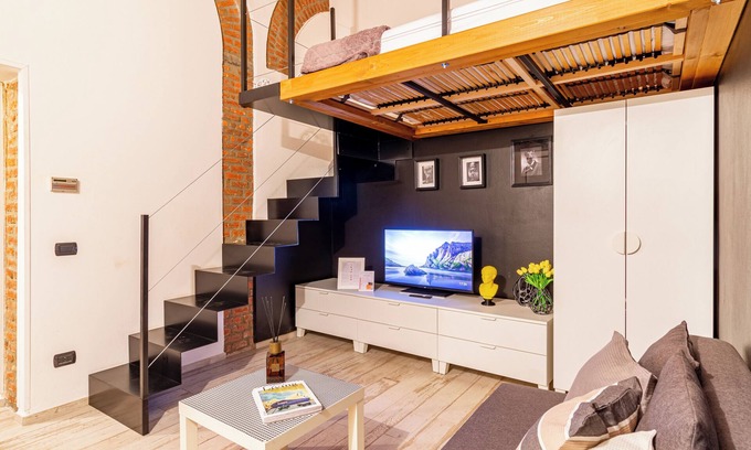 Monza Apartment | Casa Volturno - One Bedroom Apartment, Sleeps 2