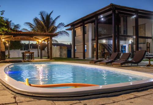 Santo Agostinho House | Casarão de vidro - Pé na Areia - Praia Enseada dos Corais