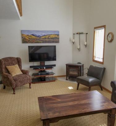 Ouray House | Cascade Three Bedroom Three Bath – C03