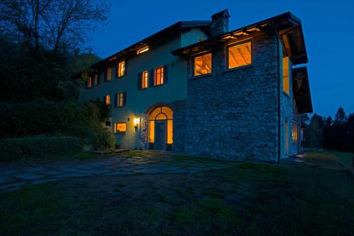 Angera Bed & Breakfast | Cascina Canée