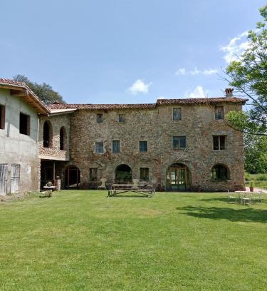 Olot Apartment | Caseta a masia Les Corominotes