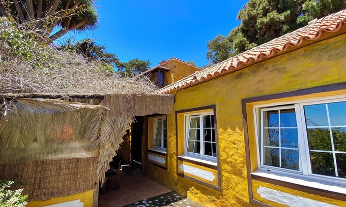 Villa de Mazo Apartment | Casita Mazo, 1 bedroom, living with sofabed and kitchen bar, bathroom