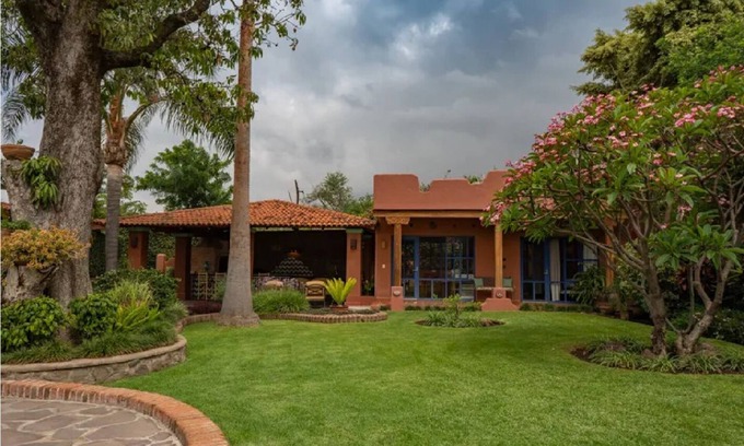 San Juan Cosala Cottage | Casita on 1/2 acre of flora beauty. Two arms, , wifi, access to kitchen and TVn