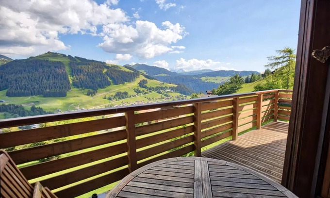 Notre-Dame-de-Bellecombe Ski Chalet | Cassiopee Cottage - Chalets for 7 people