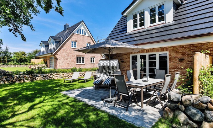 Westerland House | Cast off at Dock 10 - Holiday home for up to 7 people with garden/sauna