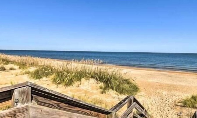 East Ocean View House | Castaway 2 bed cottage by the beach