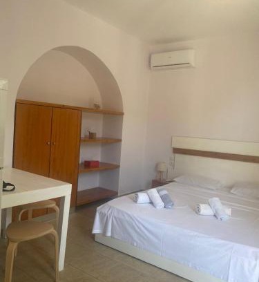Himare Apartment | Castel Room
