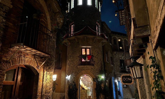 Santeagueda Hotel | Castello di Carlo – Loft Carlo II.