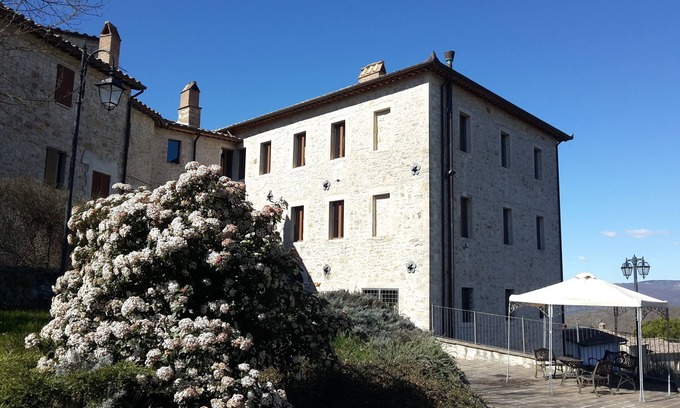 Izzalini Apartment | Castello Izzalini Todi Resort