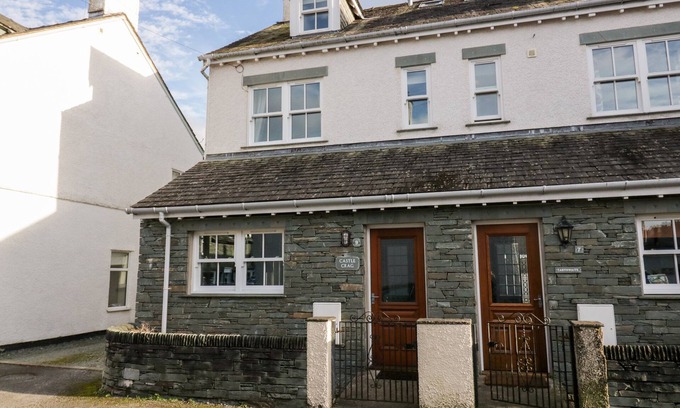Keswick Cottage | CASTLE CRAG, family friendly, with a garden in Keswick