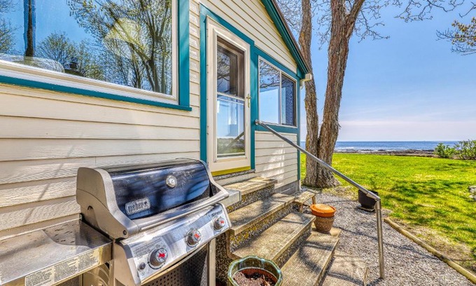 York Beach House | Castle Rock & Sea Belle Cottages