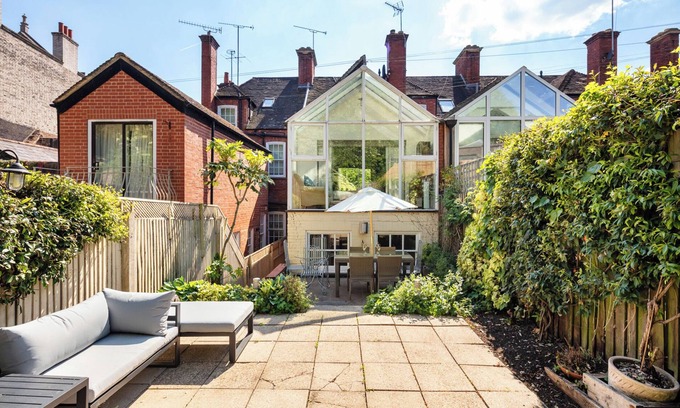 Windsor House | CASTLE VIEW, pet friendly in Windsor, Berkshire