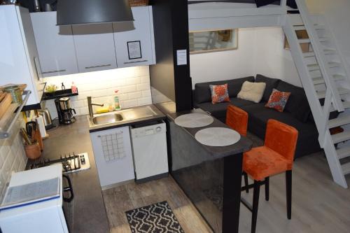 Budavar Apartment | CastleHill Apartman the perfect blend of urban living and sightseeing convenience