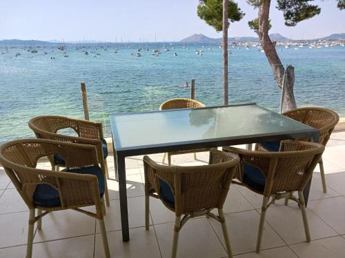Puerto de Pollensa Apartment | Catalina 3B es un moderno apartamento frente al mar en el Pinewalk